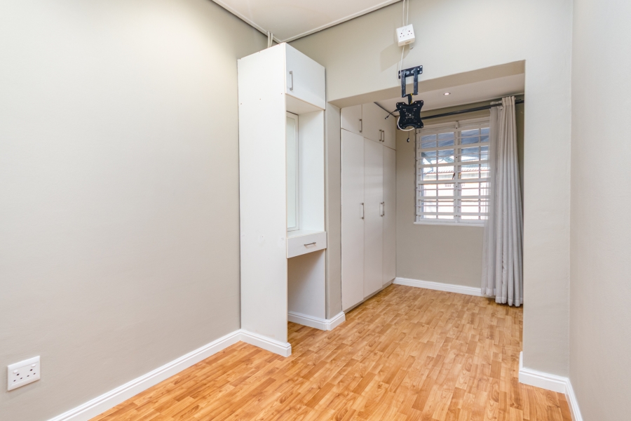 2 Bedroom Property for Sale in Claremont Western Cape
